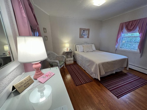 Alamoosook Lakeside Inn Orland image 17