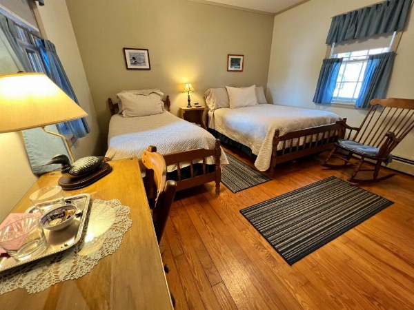 Alamoosook Lakeside Inn Orland image 23