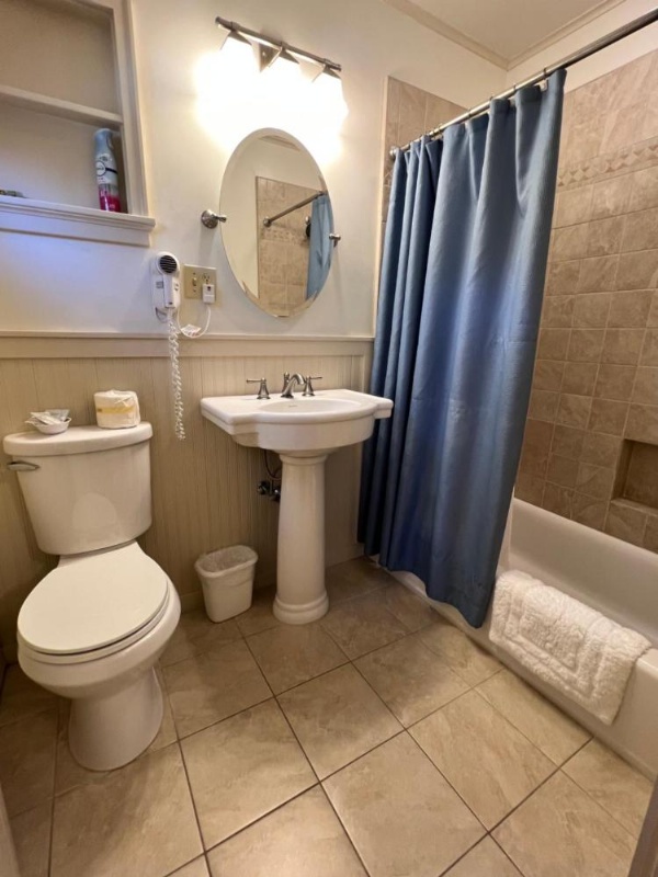 Alamoosook Lakeside Inn Orland image 24